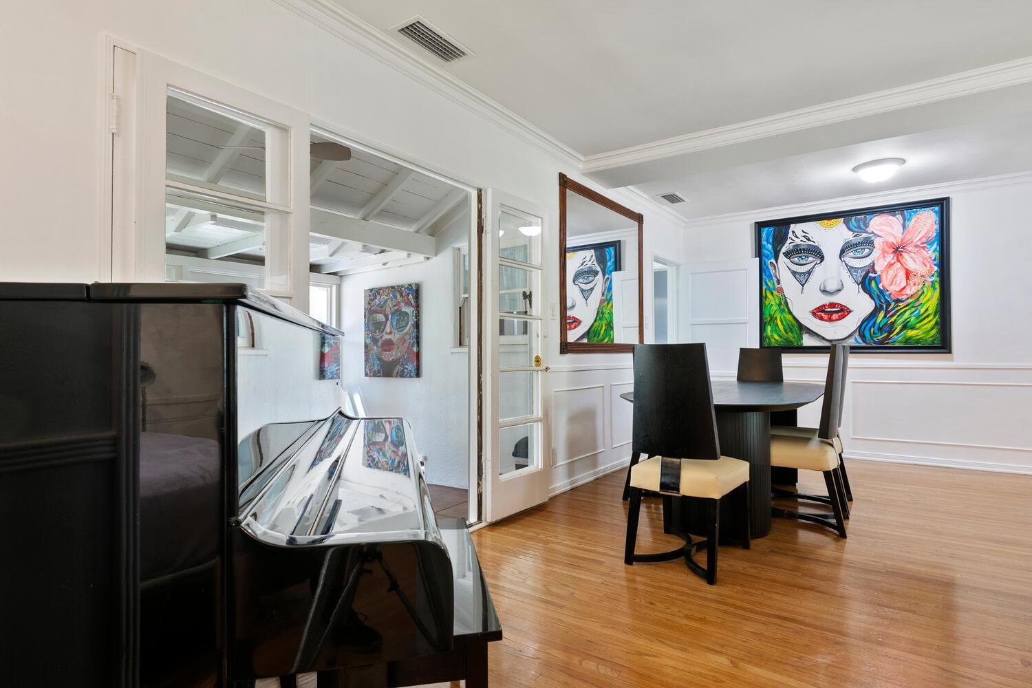 4 Bedroom 3 Bathroom Urban Oasis Near Universal And Hollywood For 8