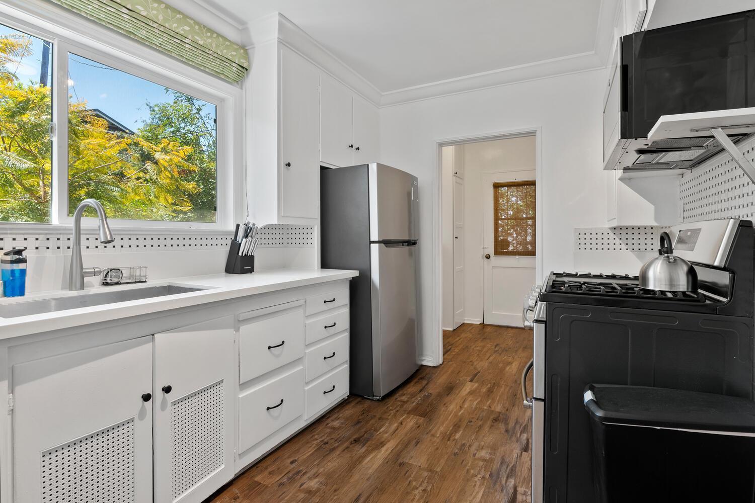 4 Bedroom 3 Bathroom Urban Oasis Near Universal And Hollywood For 8 *