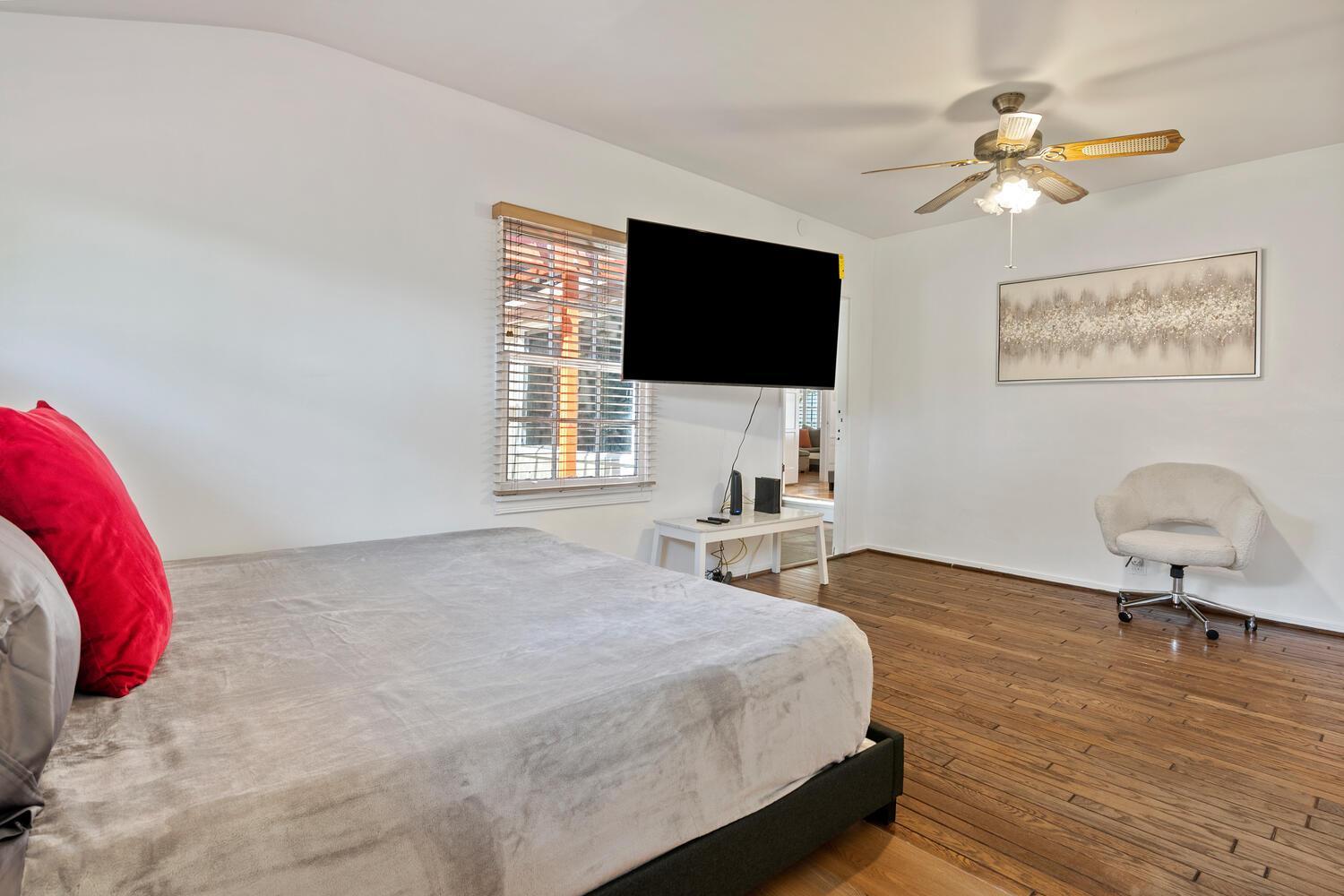 Holiday home 4 Bedroom 3 Bathroom Urban Oasis Near Universal And Hollywood For 8 Los Angeles