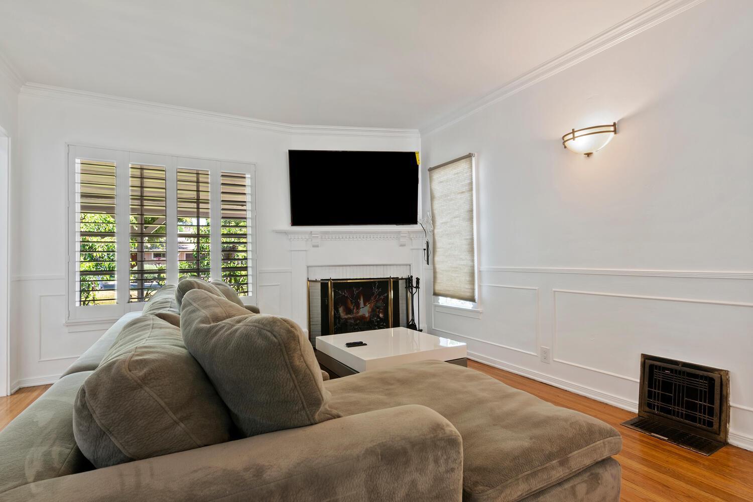 Holiday home 4 Bedroom 3 Bathroom Urban Oasis Near Universal And Hollywood For 8 Los Angeles