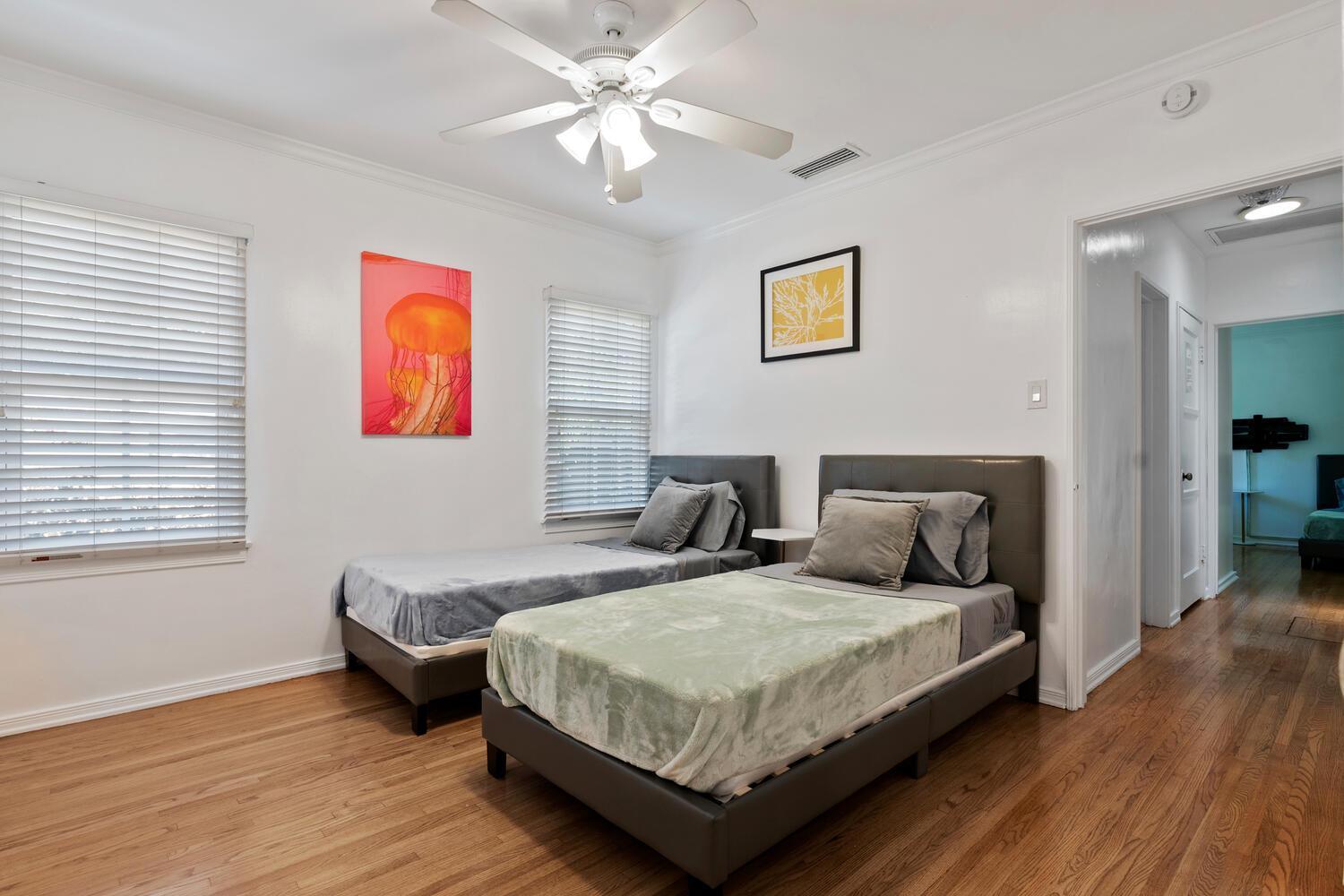 4 Bedroom 3 Bathroom Urban Oasis Near Universal And Hollywood For 8