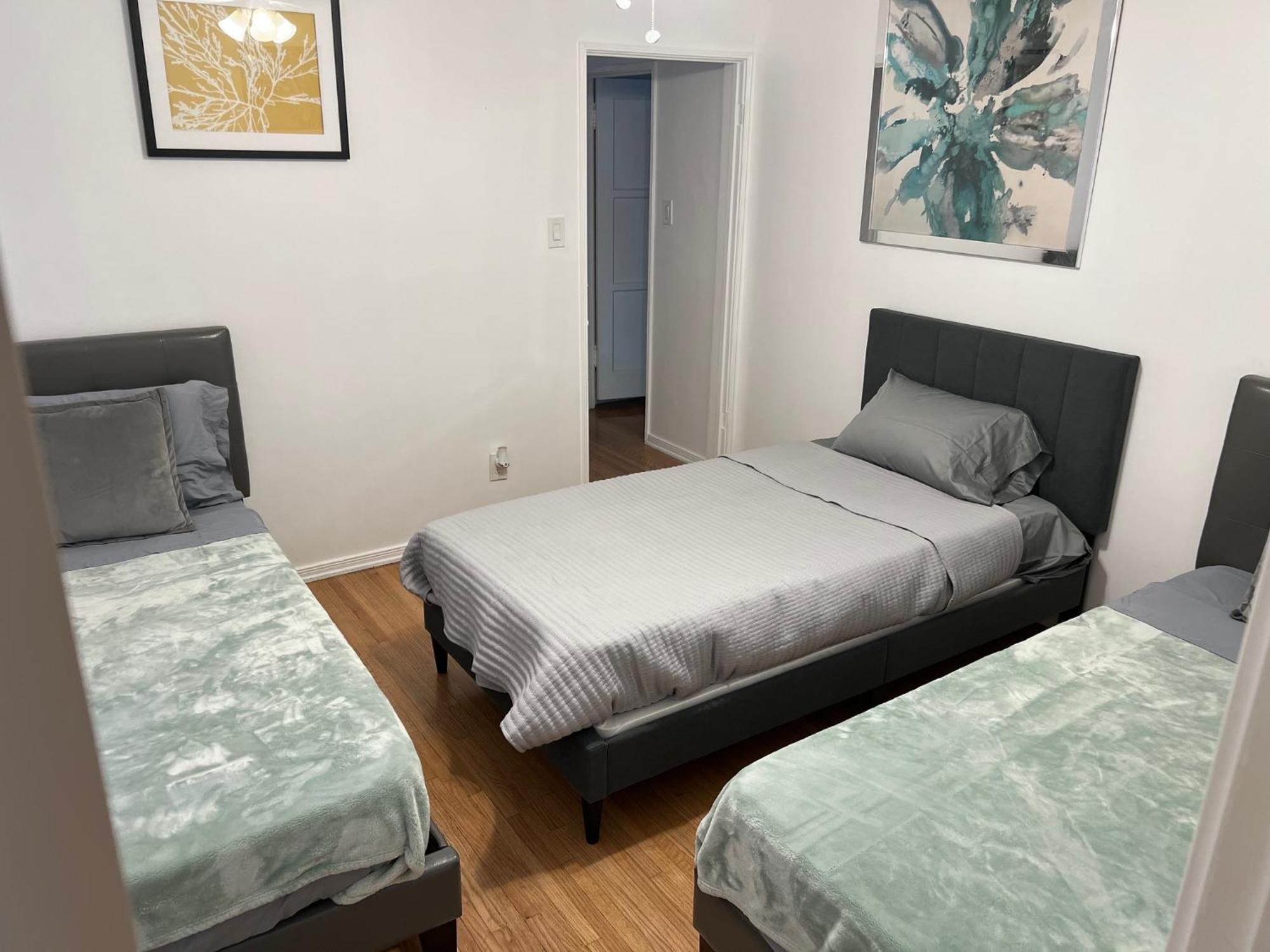 Hébergement de vacances 4 Bedroom 3 Bathroom Urban Oasis Near Universal And Hollywood For 8