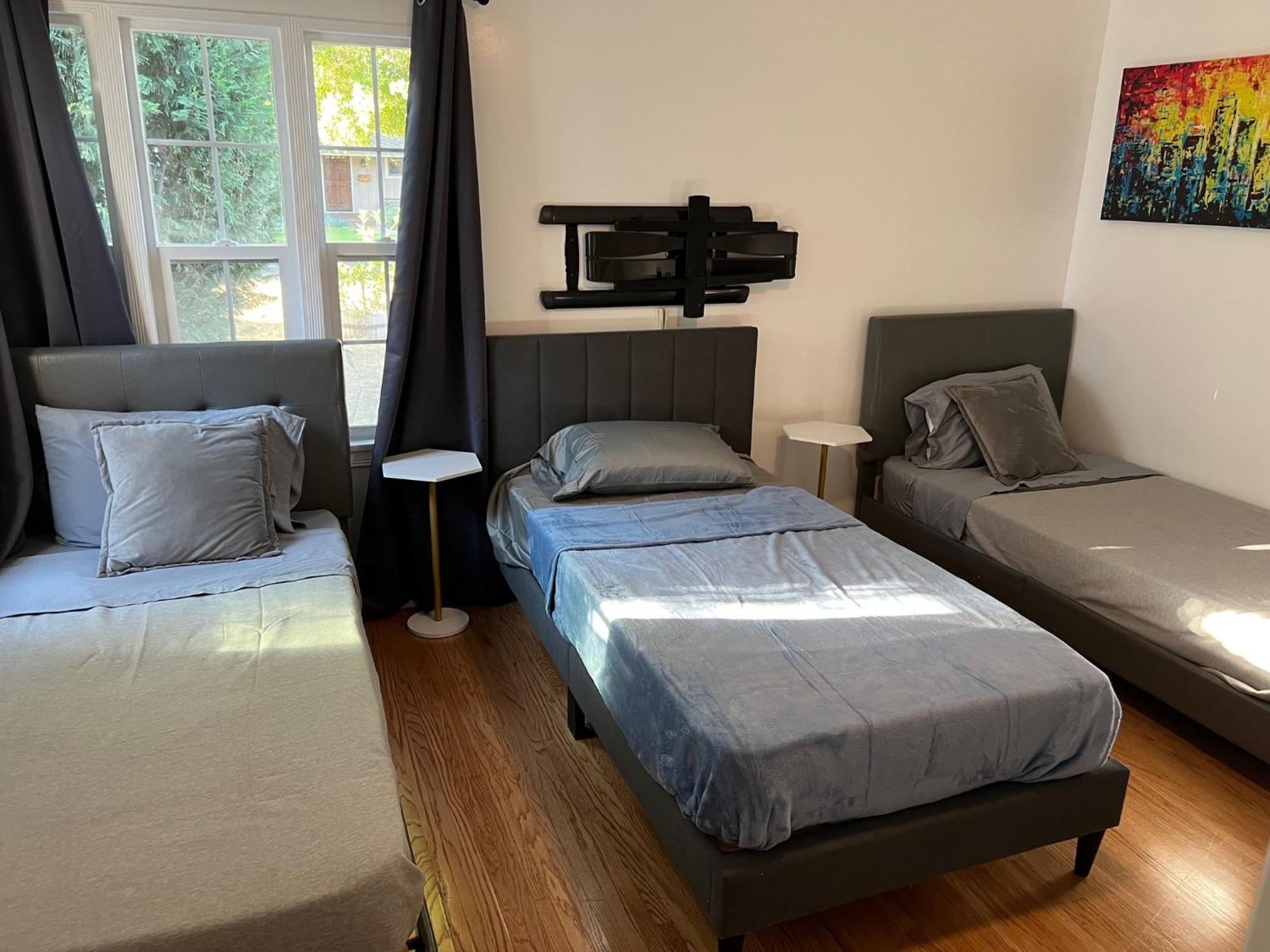 4 Bedroom 3 Bathroom Urban Oasis Near Universal And Hollywood For 8 Holiday home